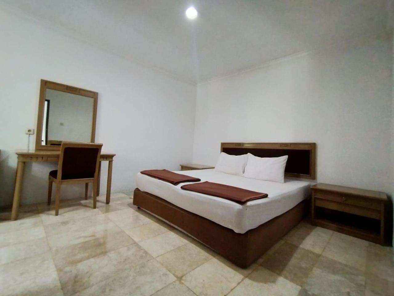 Villa Bukit Danau Lot 14 Cinengangirang Dış mekan fotoğraf
