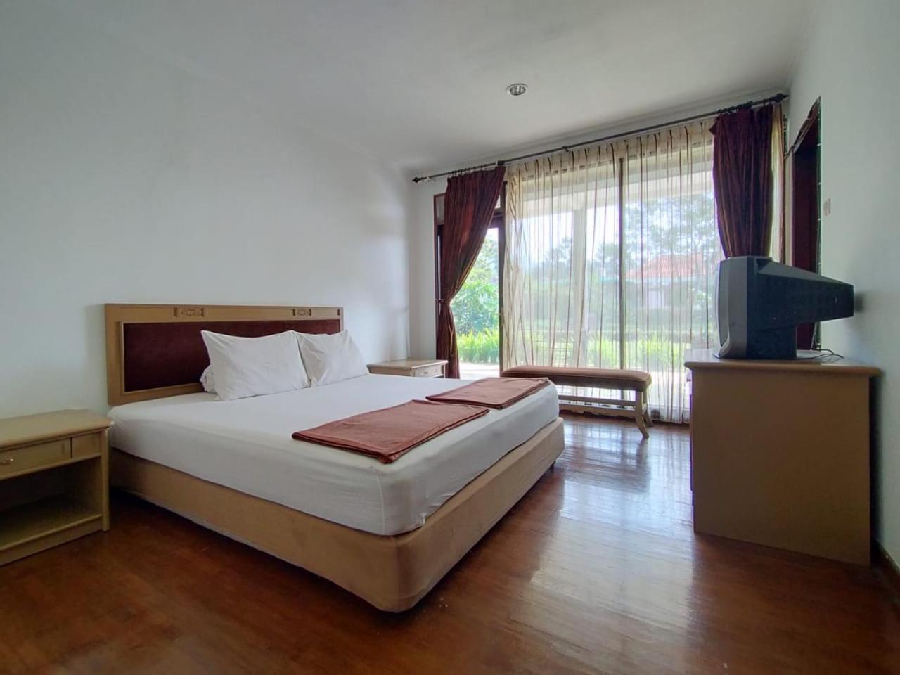 Villa Bukit Danau Lot 14 Cinengangirang Dış mekan fotoğraf