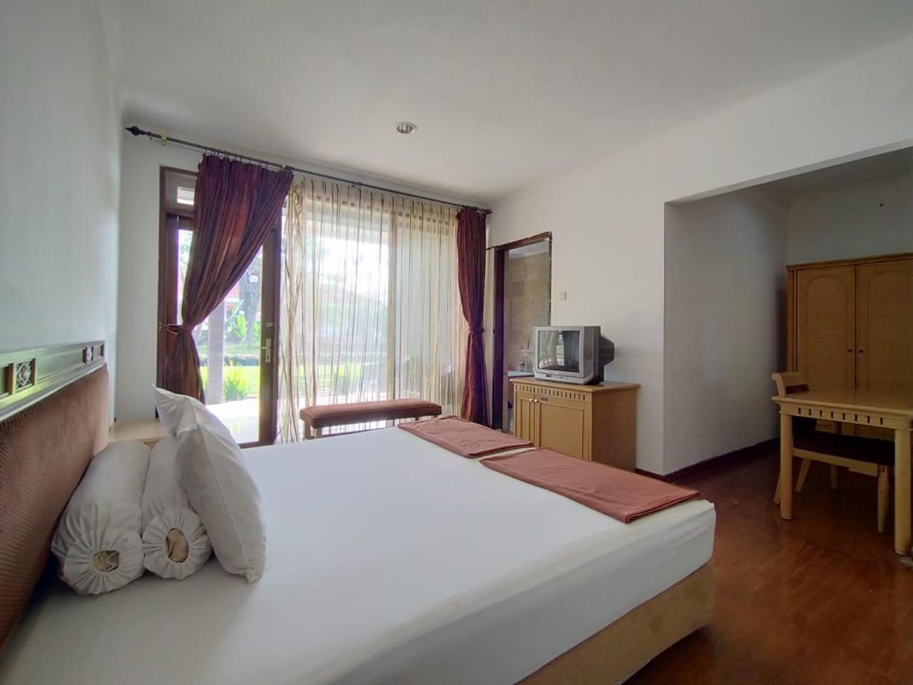 Villa Bukit Danau Lot 14 Cinengangirang Dış mekan fotoğraf